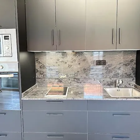 Ybh Pracer 19 I Apartament